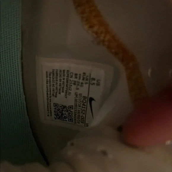 Nike White and Teal Athletic Shoes - Picture 3 of 3